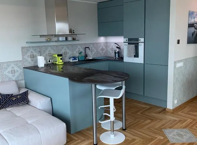 Fabulous Location Deluxe Apartment *