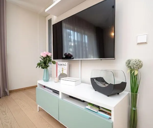 Fabulous Location Deluxe Apartment *