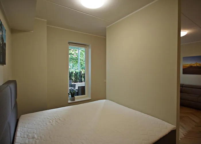 Fabulous Location Deluxe Apartment *