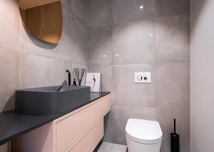 Fabulous Location Deluxe