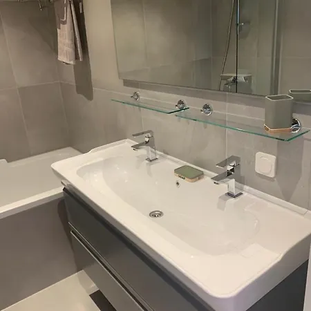 Fabulous Location Deluxe *