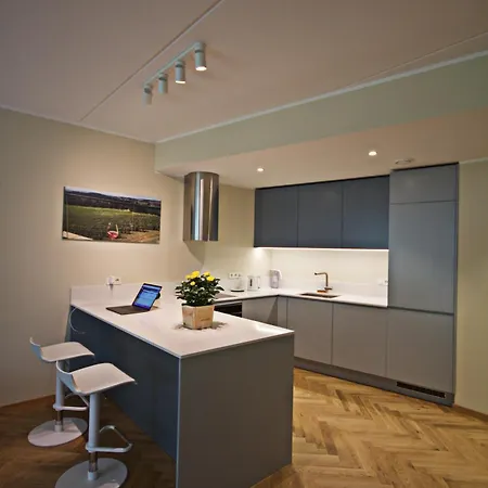 Fabulous Location Deluxe